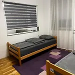 Old Town Trotters 77 Апартаменты *
