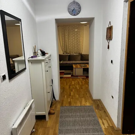 Apartman Center Old Town 77 *