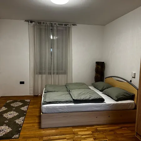 Apartamento Old Town Trotters 77 *