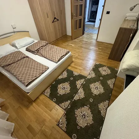 Apartamento Old Town Trotters 77 *